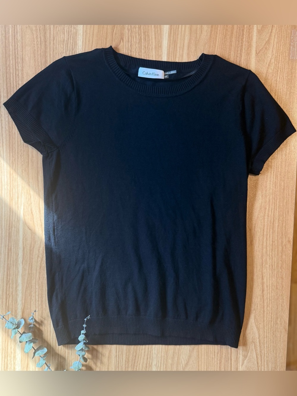 Calvin Klein Black Short-Sleeve Knit Sweater Tee – Size M